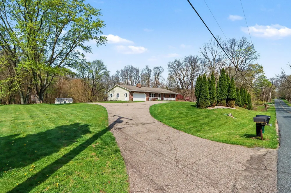 2828 W F AVENUE Kalamazoo, MI 49009