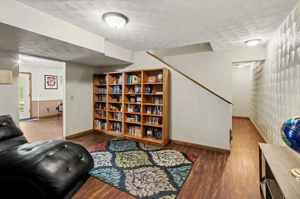 2828 W F AVENUE Kalamazoo, MI 49009