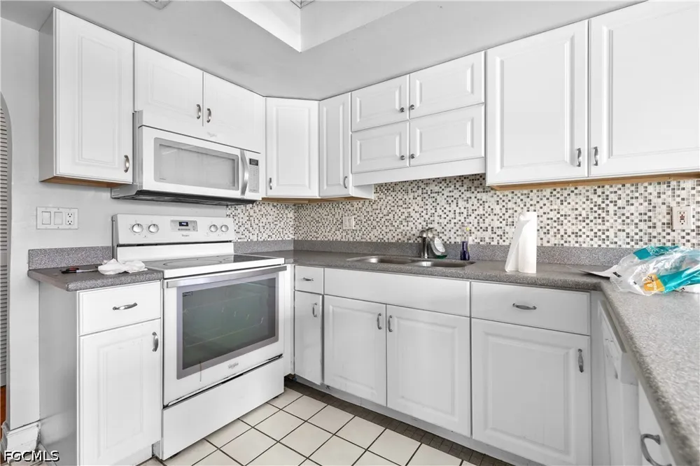 SE 2nd Street Cape Coral, FL 33990