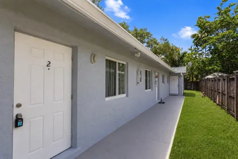 709 SW 13TH AVENUE #2