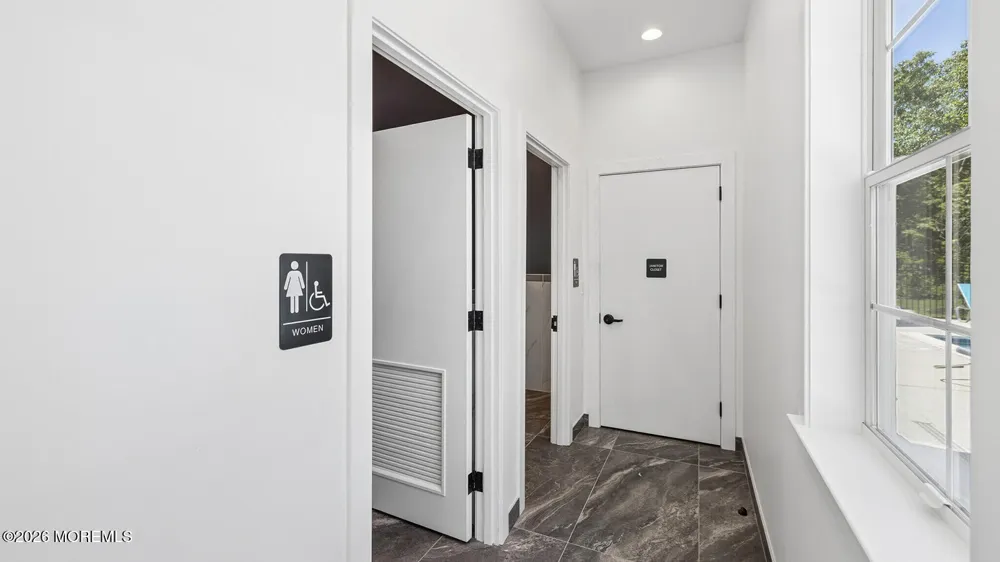 45 Frst Park Drive Waretown, NJ 08758