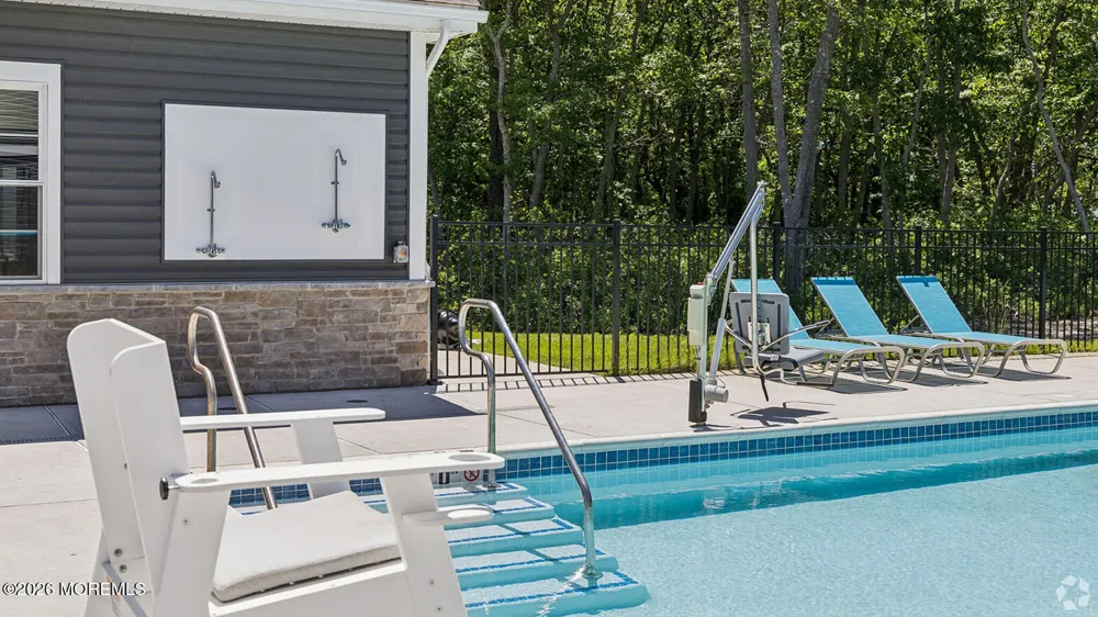 45 Frst Park Drive Waretown, NJ 08758