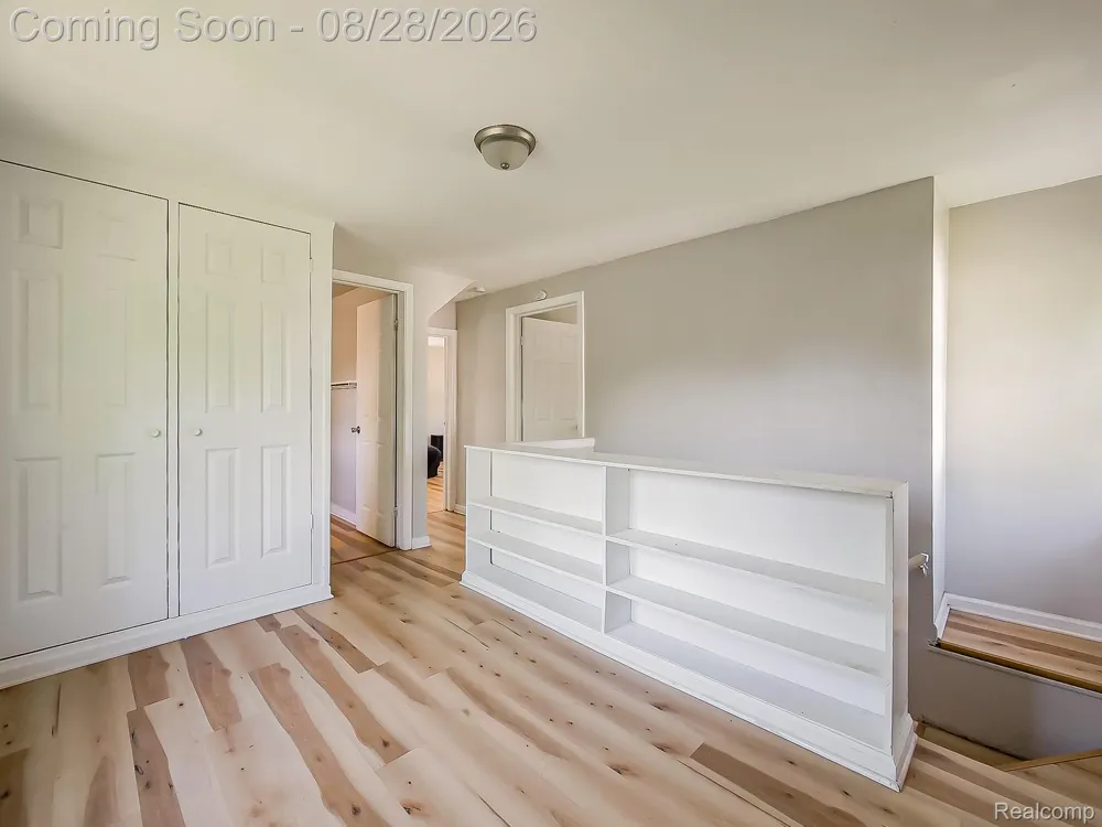 14725 Agnes Avenue Eastpointe City, MI 48021