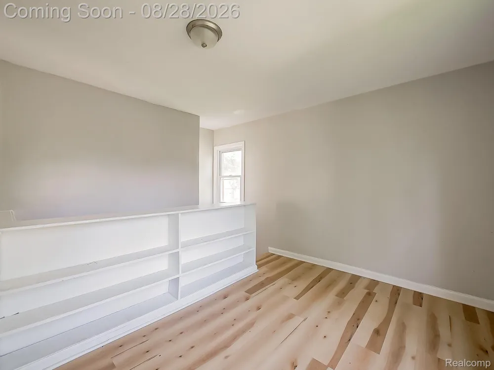 14725 Agnes Avenue Eastpointe City, MI 48021