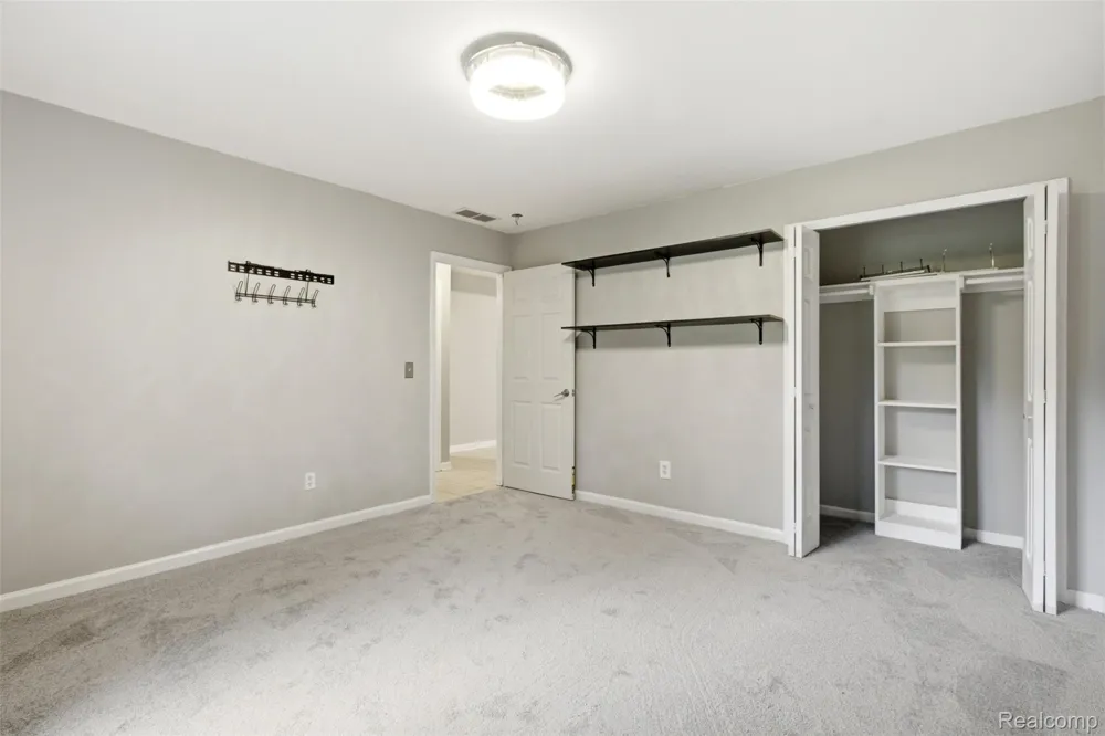 22141 Condon Street Oak Park City, MI 48237