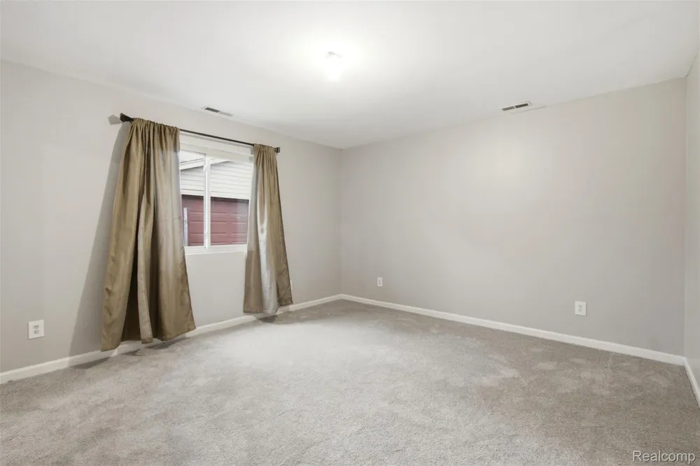 22141 Condon Street Oak Park City, MI 48237