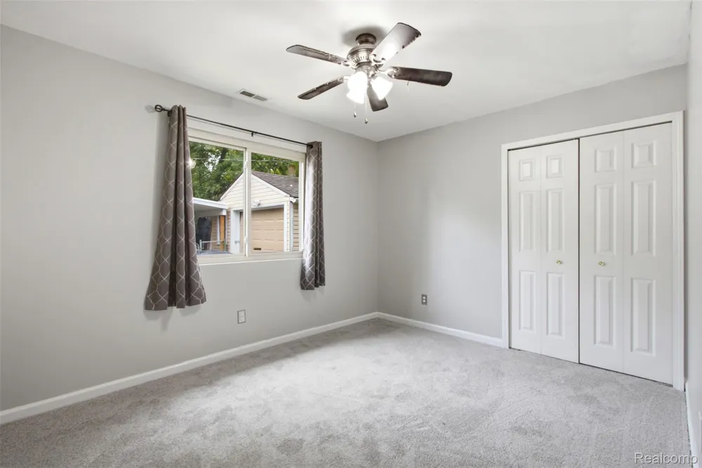 22141 Condon Street Oak Park City, MI 48237
