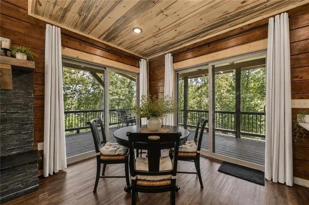 196 Jakes Landing Way Ellijay, GA 30540