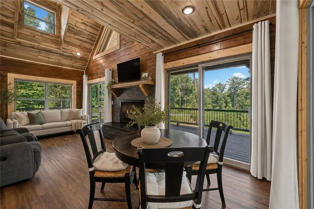 196 Jakes Landing Way Ellijay, GA 30540