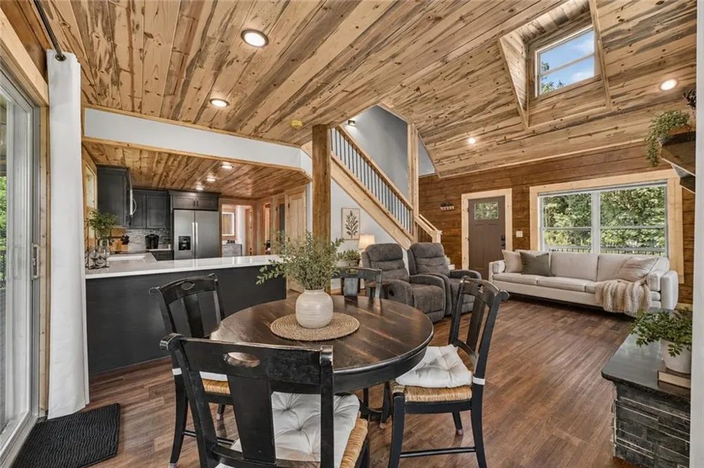 196 Jakes Landing Way Ellijay, GA 30540