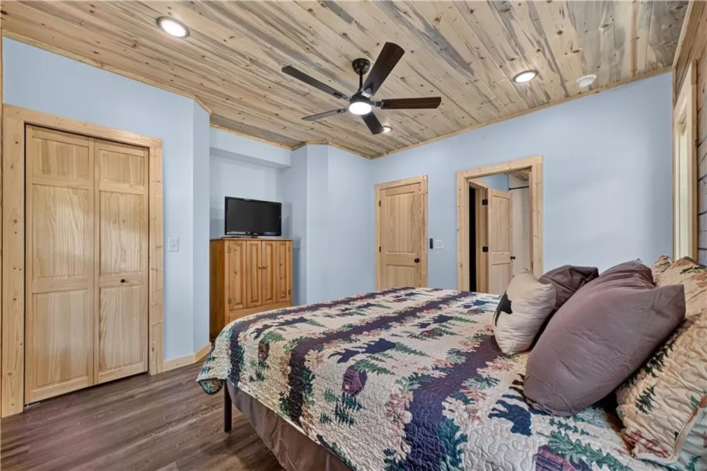 196 Jakes Landing Way Ellijay, GA 30540