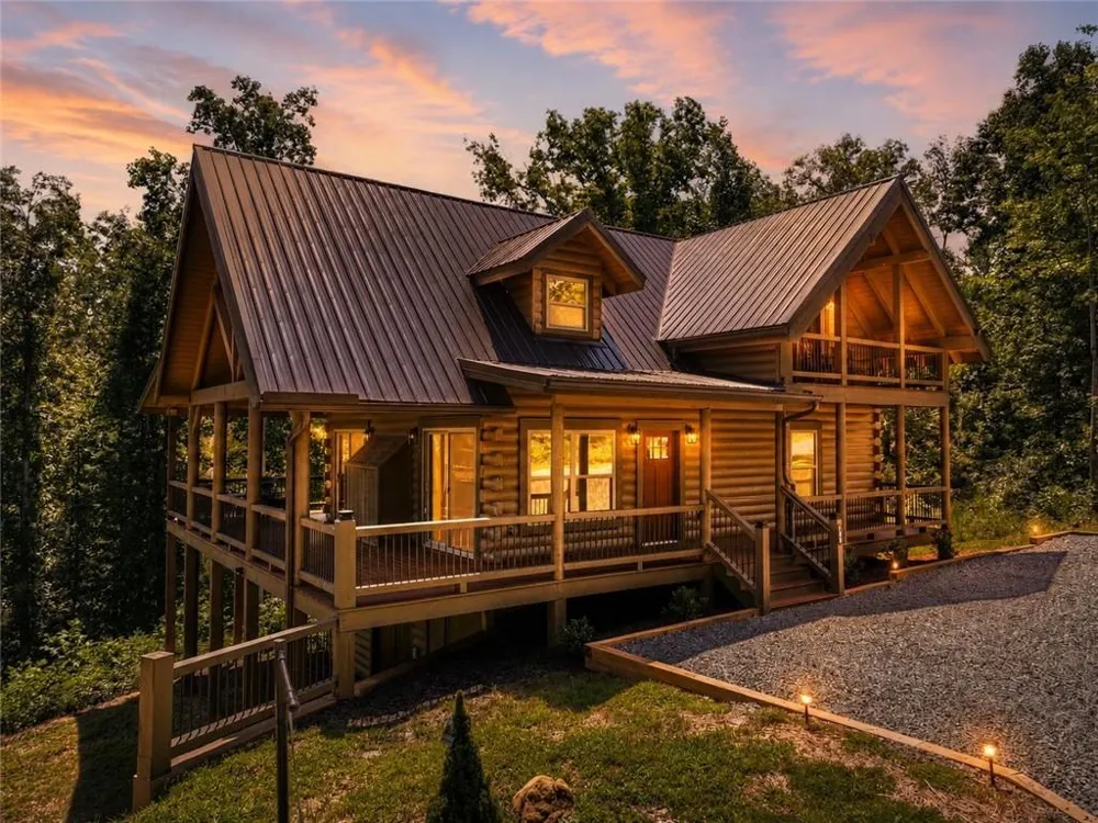 196 Jakes Landing Way Ellijay, GA 30540