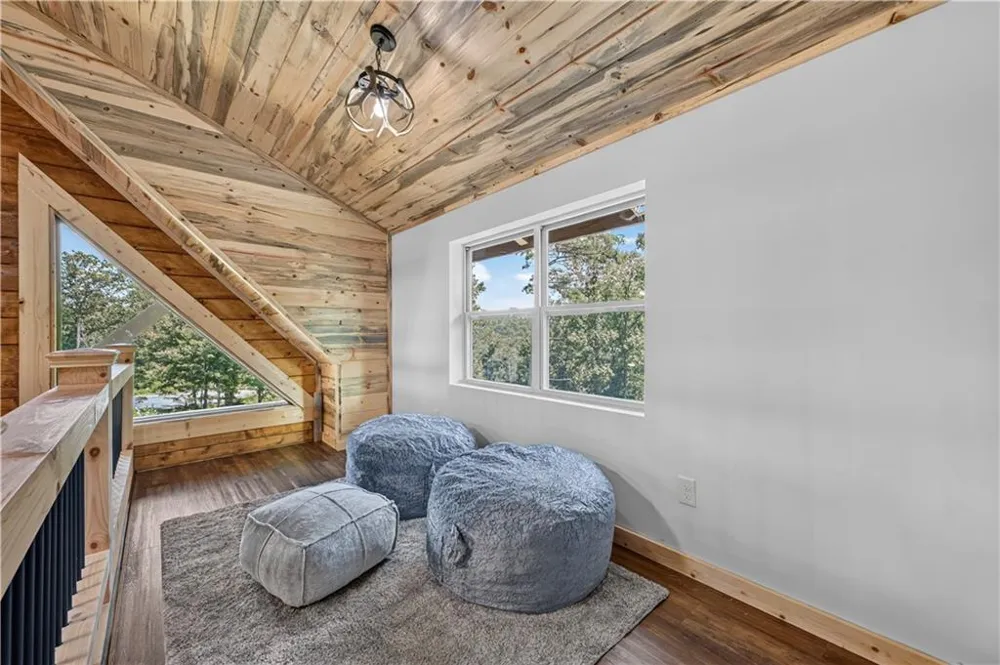 196 Jakes Landing Way Ellijay, GA 30540