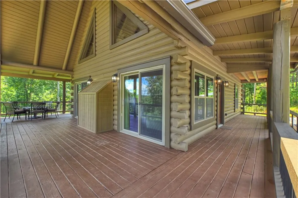 196 Jakes Landing Way Ellijay, GA 30540