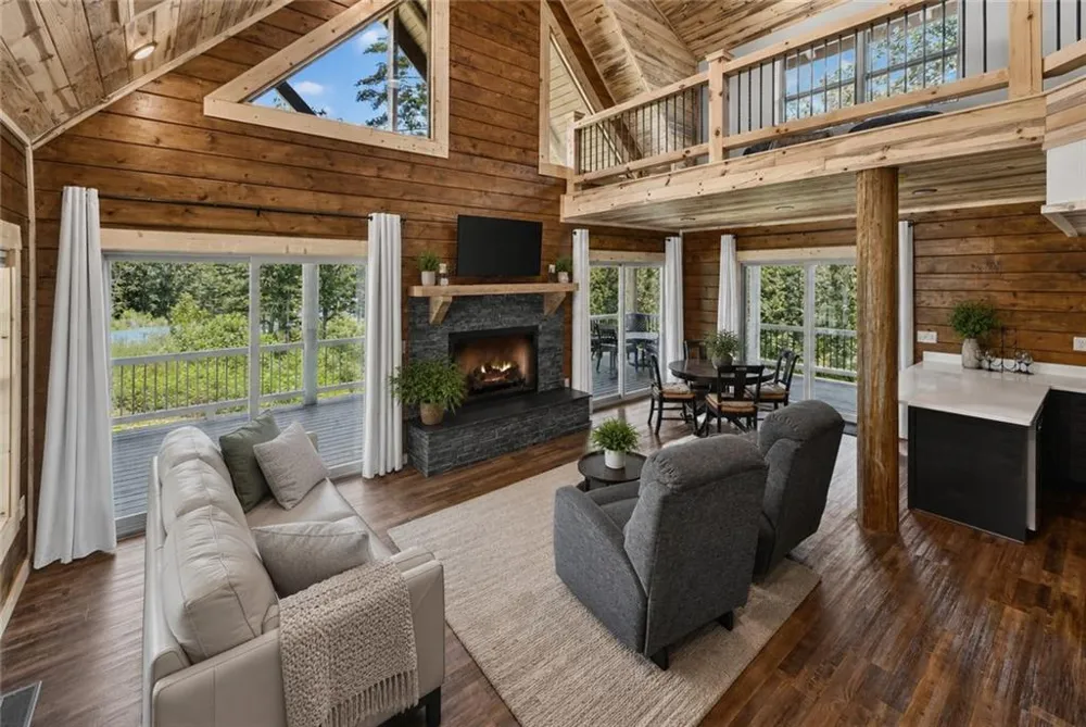 196 Jakes Landing Way Ellijay, GA 30540