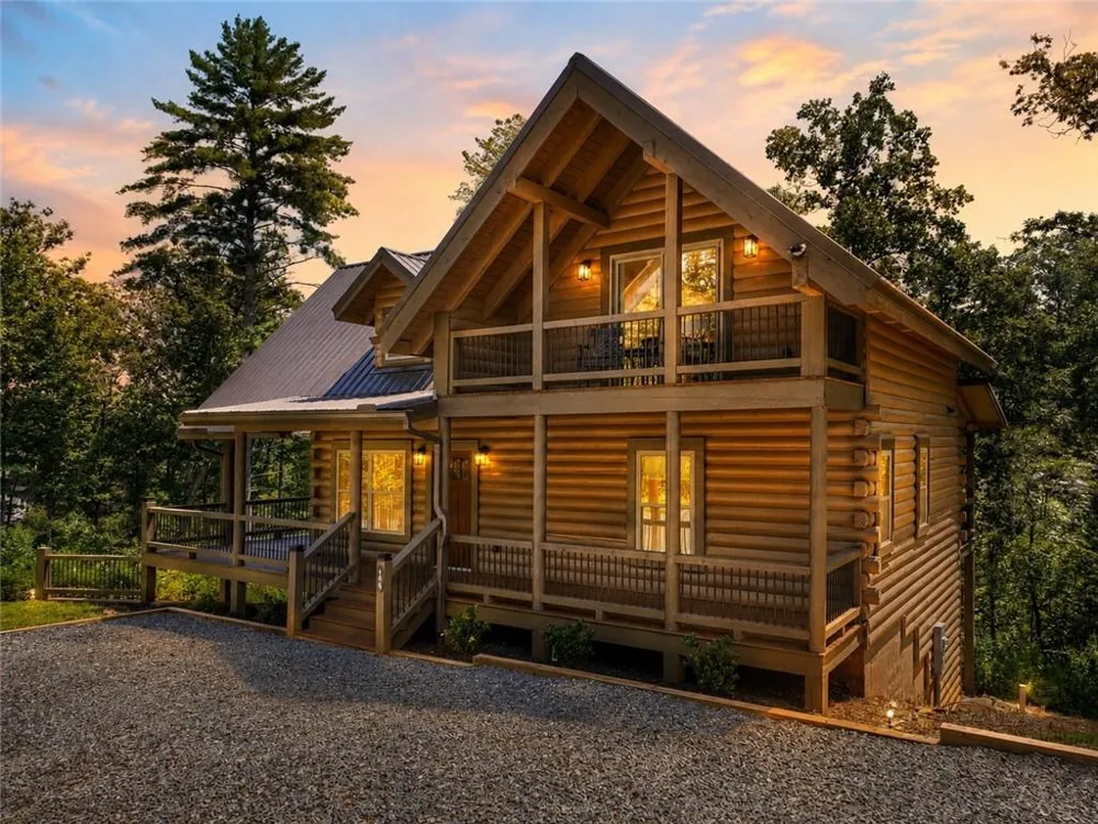 196 Jakes Landing Way Ellijay, GA 30540