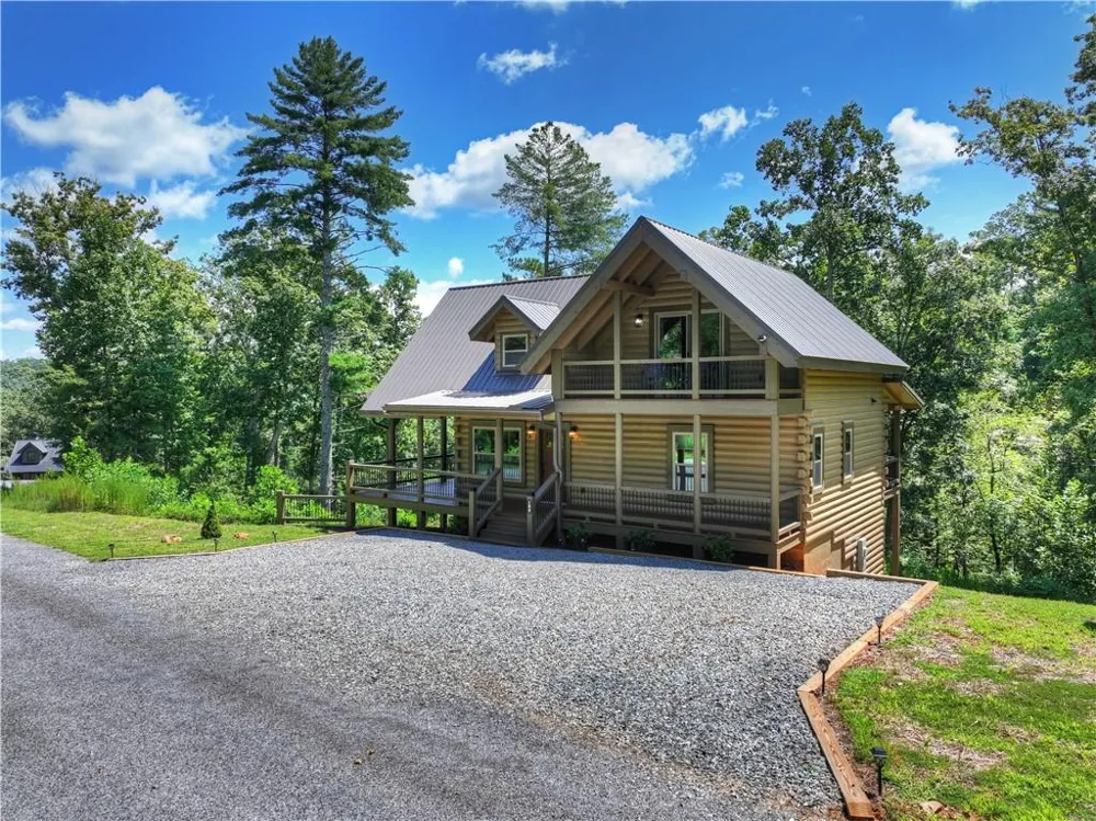 196 Jakes Landing Way Ellijay, GA 30540