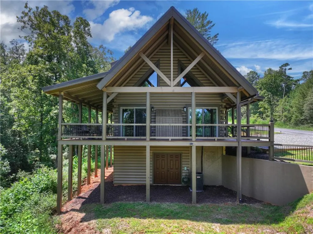 196 Jakes Landing Way Ellijay, GA 30540