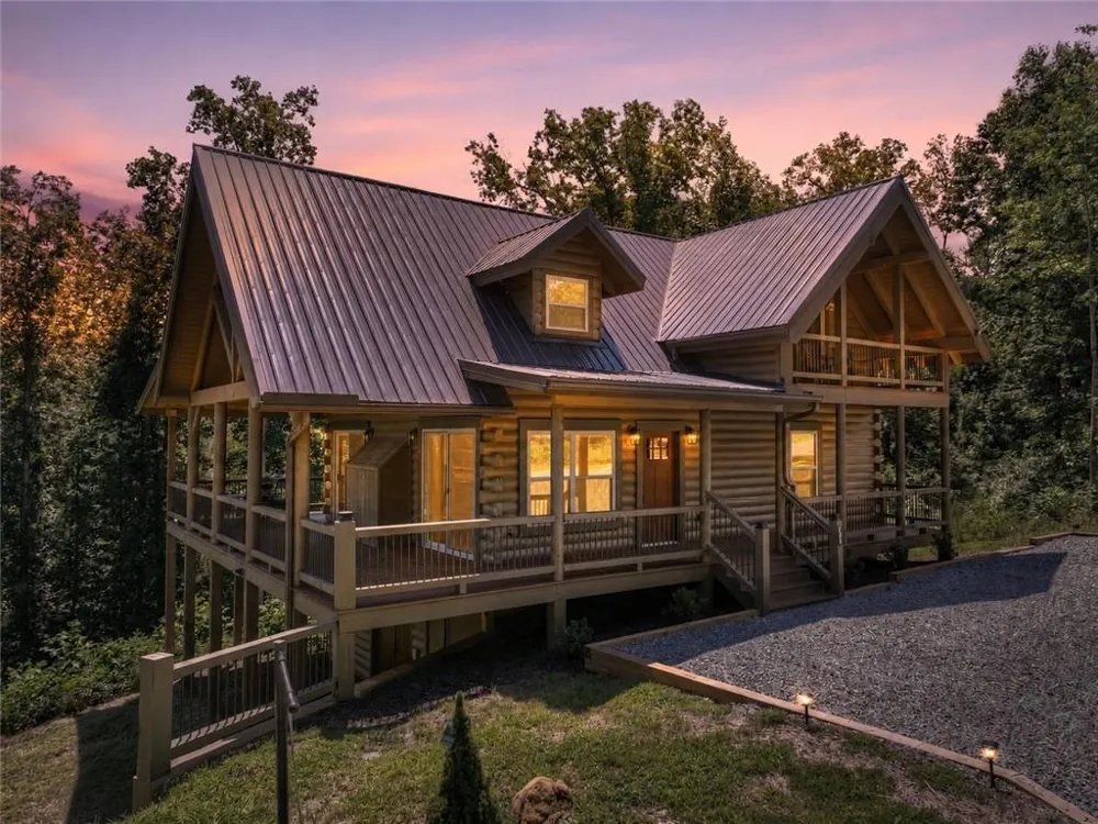 196 Jakes Landing Way Ellijay, GA 30540