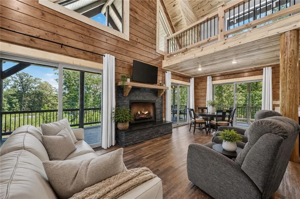 196 Jakes Landing Way Ellijay, GA 30540