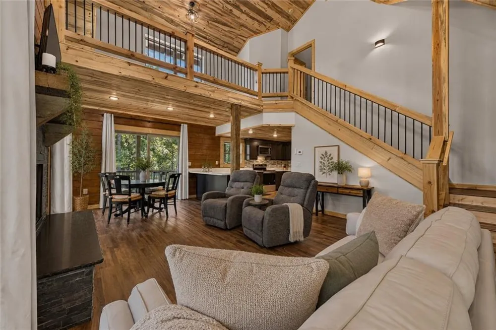 196 Jakes Landing Way Ellijay, GA 30540
