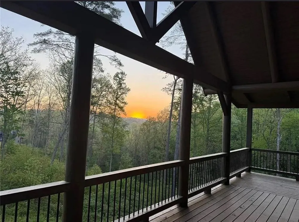 196 Jakes Landing Way Ellijay, GA 30540