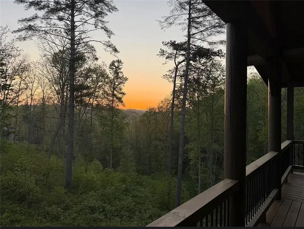 196 Jakes Landing Way Ellijay, GA 30540