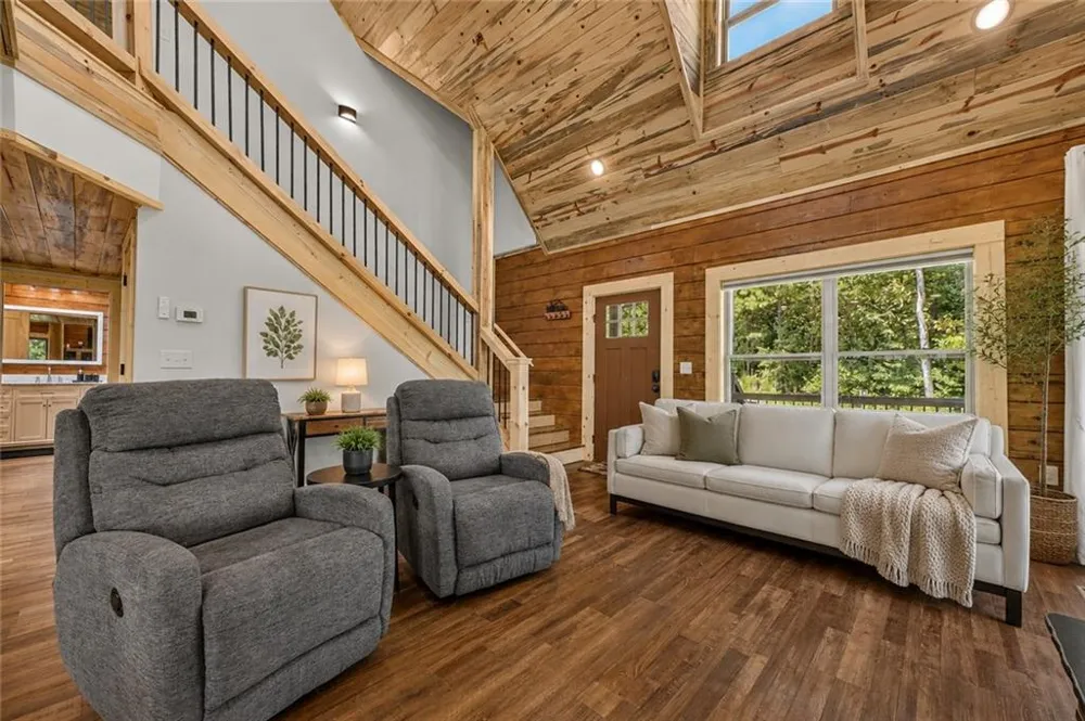 196 Jakes Landing Way Ellijay, GA 30540