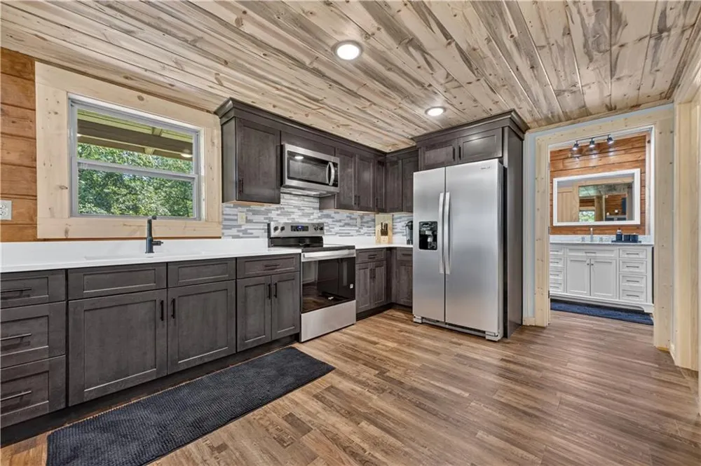 196 Jakes Landing Way Ellijay, GA 30540