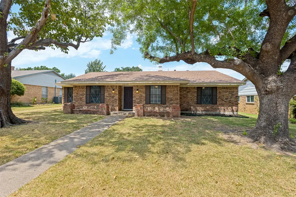 2629 Montclair Lane Mesquite, TX 75150