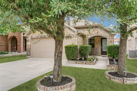2813 Houston Wood Drive
