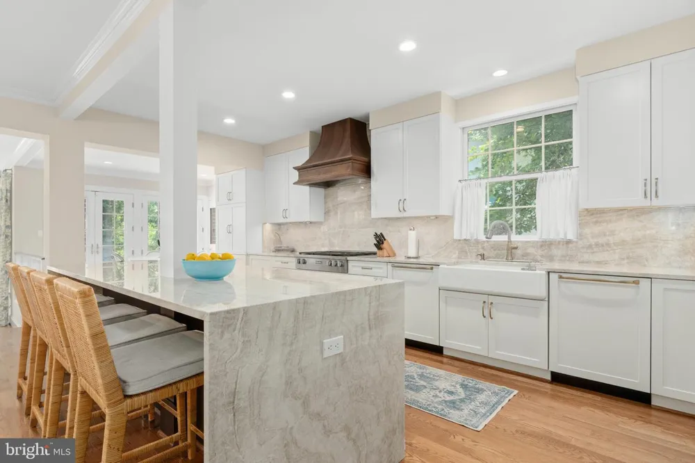 4310 CATHEDRAL AVENUE NW Washington, DC 20016