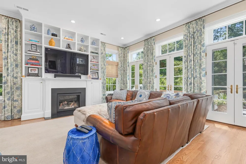 4310 CATHEDRAL AVENUE NW Washington, DC 20016
