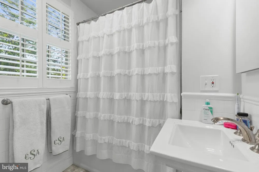 4310 CATHEDRAL AVENUE NW Washington, DC 20016