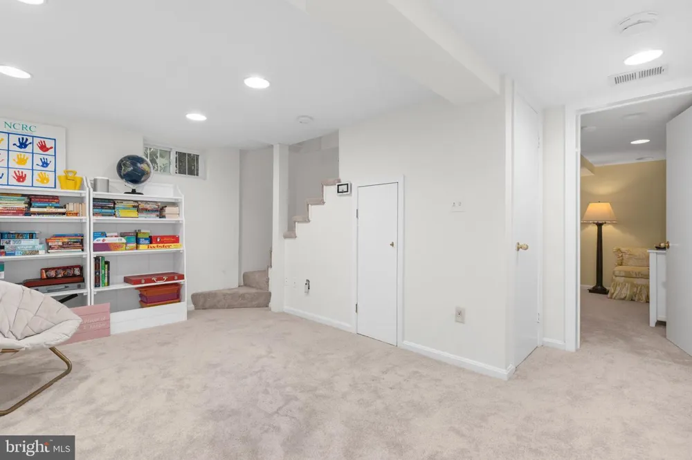 4310 CATHEDRAL AVENUE NW Washington, DC 20016