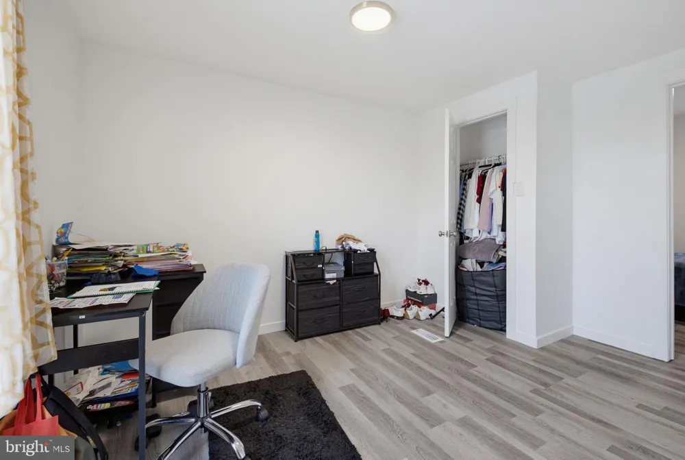 230 E POPLAR STREET York, PA 17403