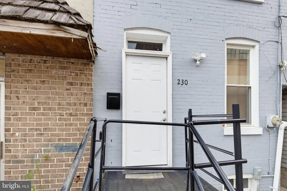 230 E POPLAR STREET York, PA 17403