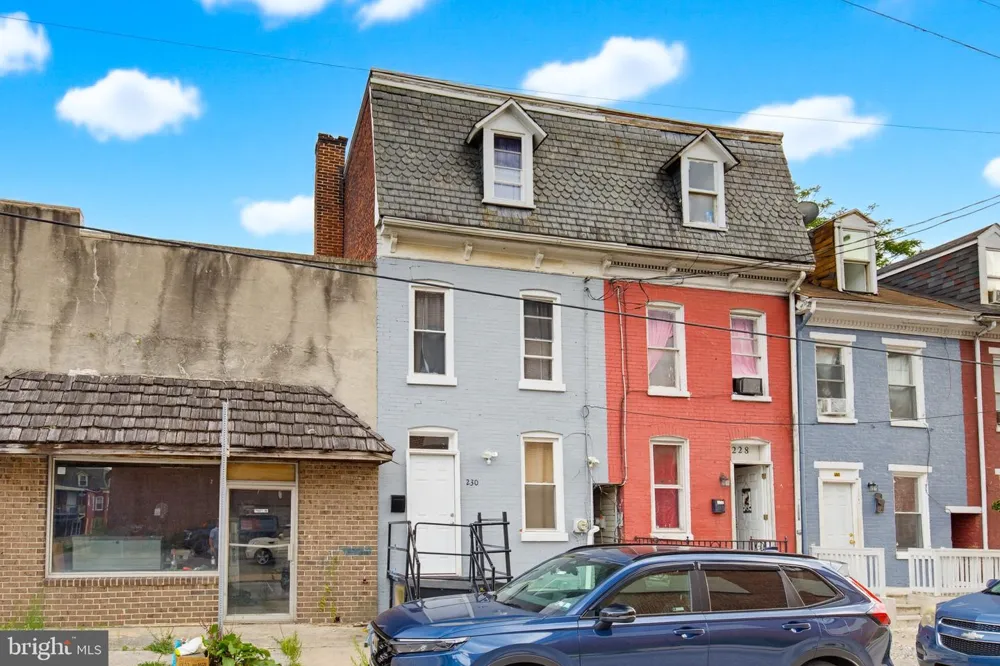 230 E POPLAR STREET York, PA 17403
