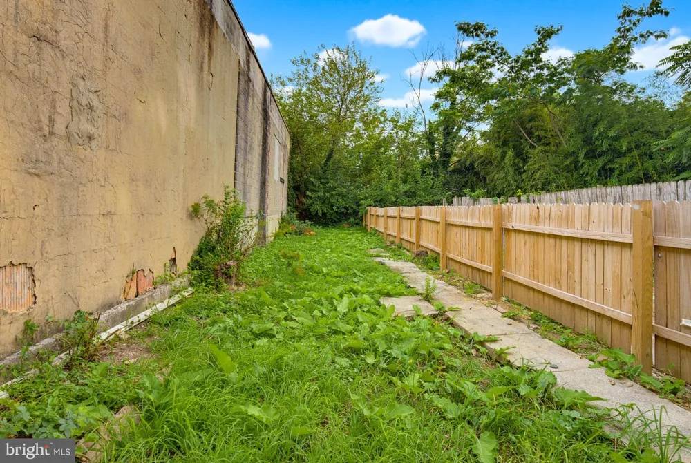 230 E POPLAR STREET York, PA 17403