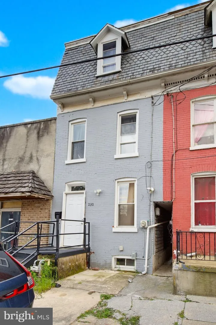 230 E POPLAR STREET York, PA 17403