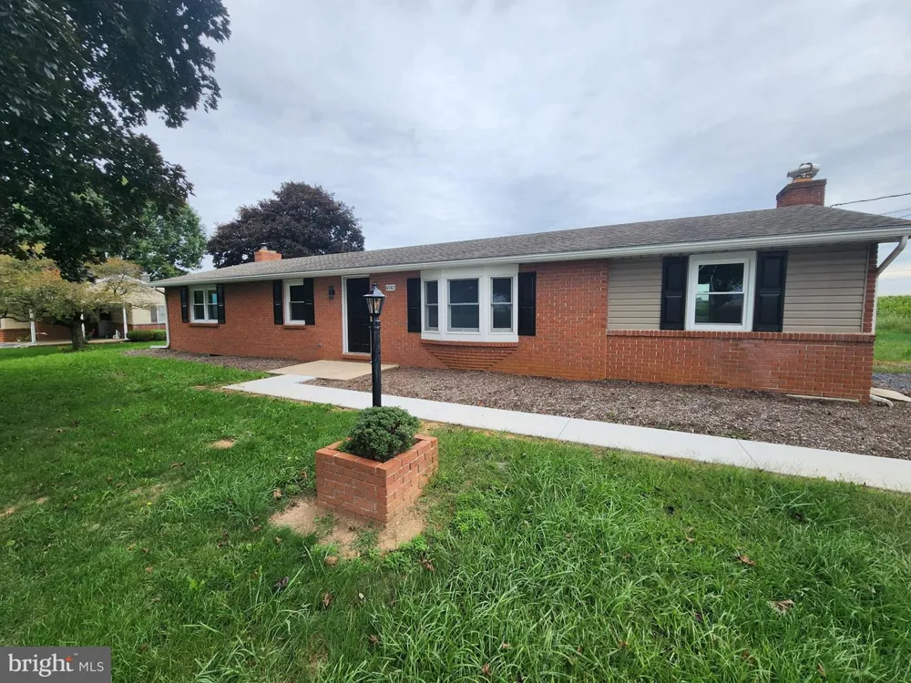 4942 LEMAR Lemasters, PA 17231