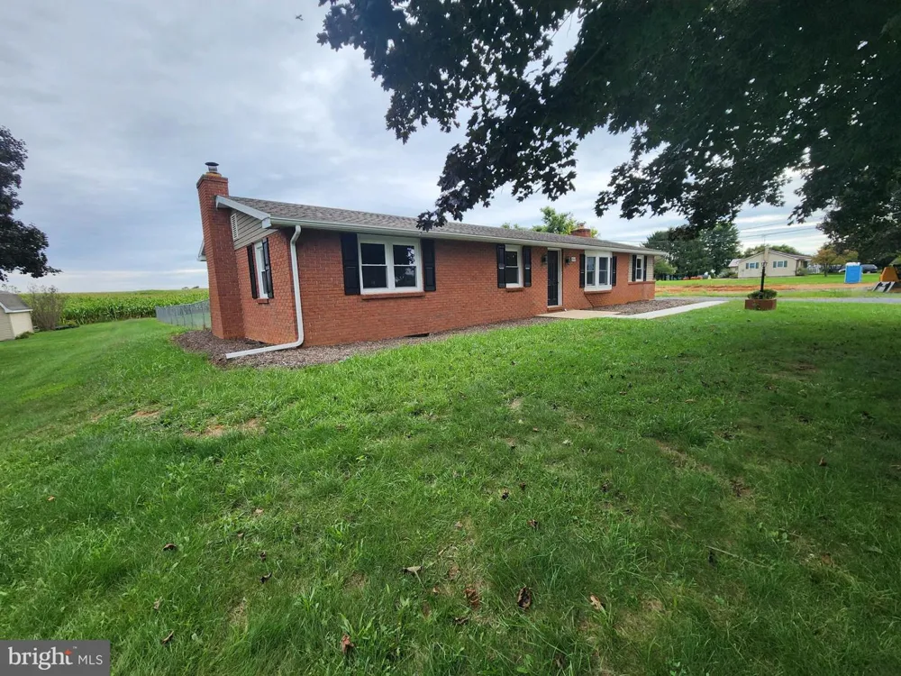 4942 LEMAR Lemasters, PA 17231
