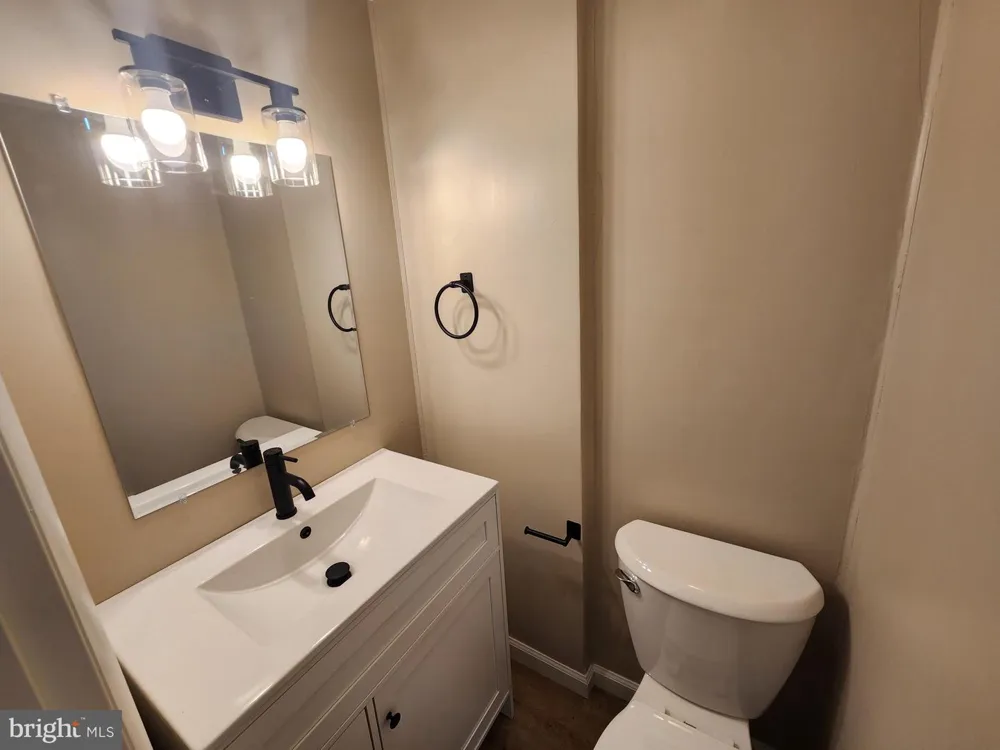 4942 LEMAR Lemasters, PA 17231