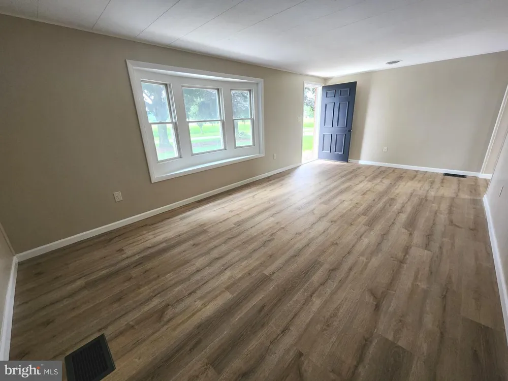 4942 LEMAR Lemasters, PA 17231