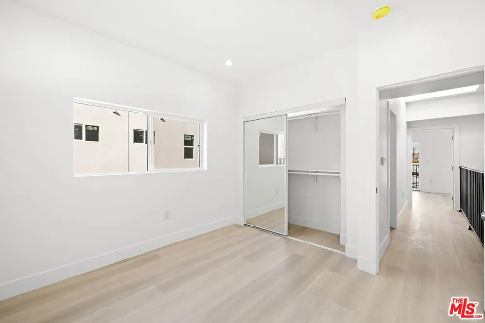 5651 Case Ave #2 North Hollywood, CA 91601