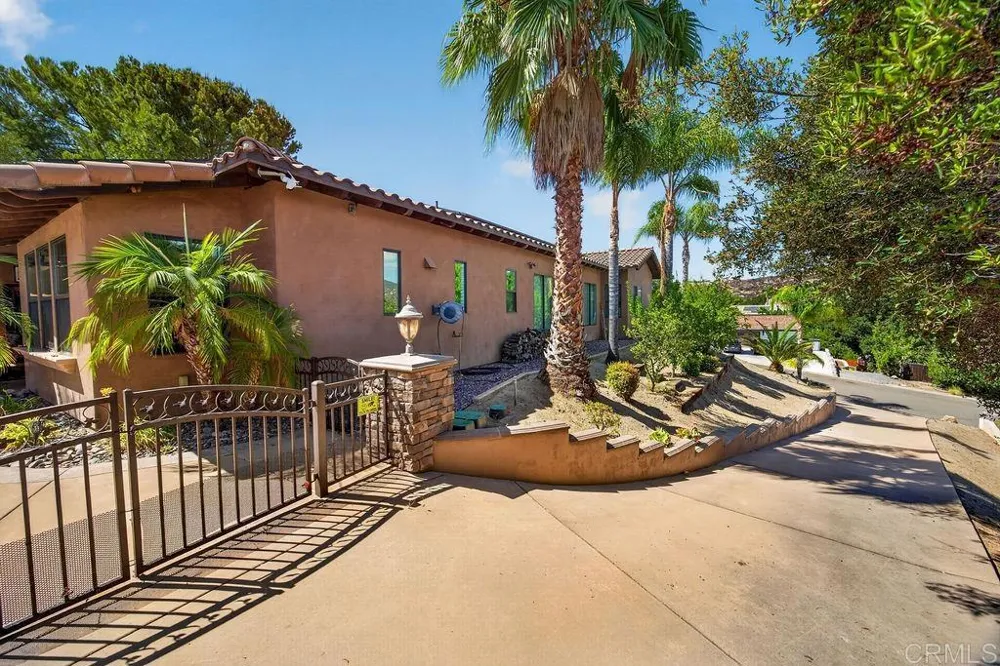 15512 Calistoga Dr Ramona, CA 92065
