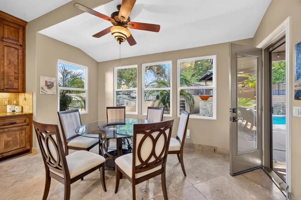 15512 Calistoga Dr Ramona, CA 92065