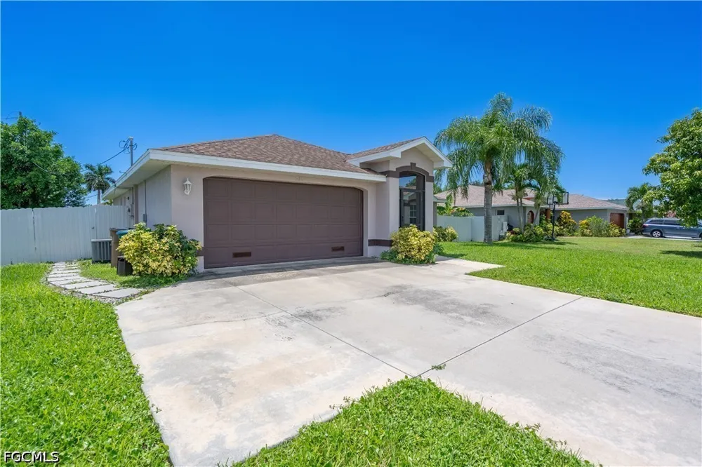 Retunda Parkway W Cape Coral, FL 33904