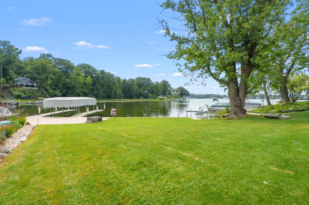 11603 Spring Point Drive Plainwell, MI 49080