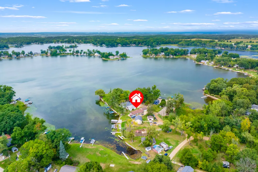 11603 Spring Point Drive Plainwell, MI 49080
